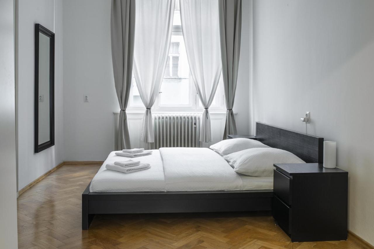 Prince Matyas Apartment Praga Exterior foto
